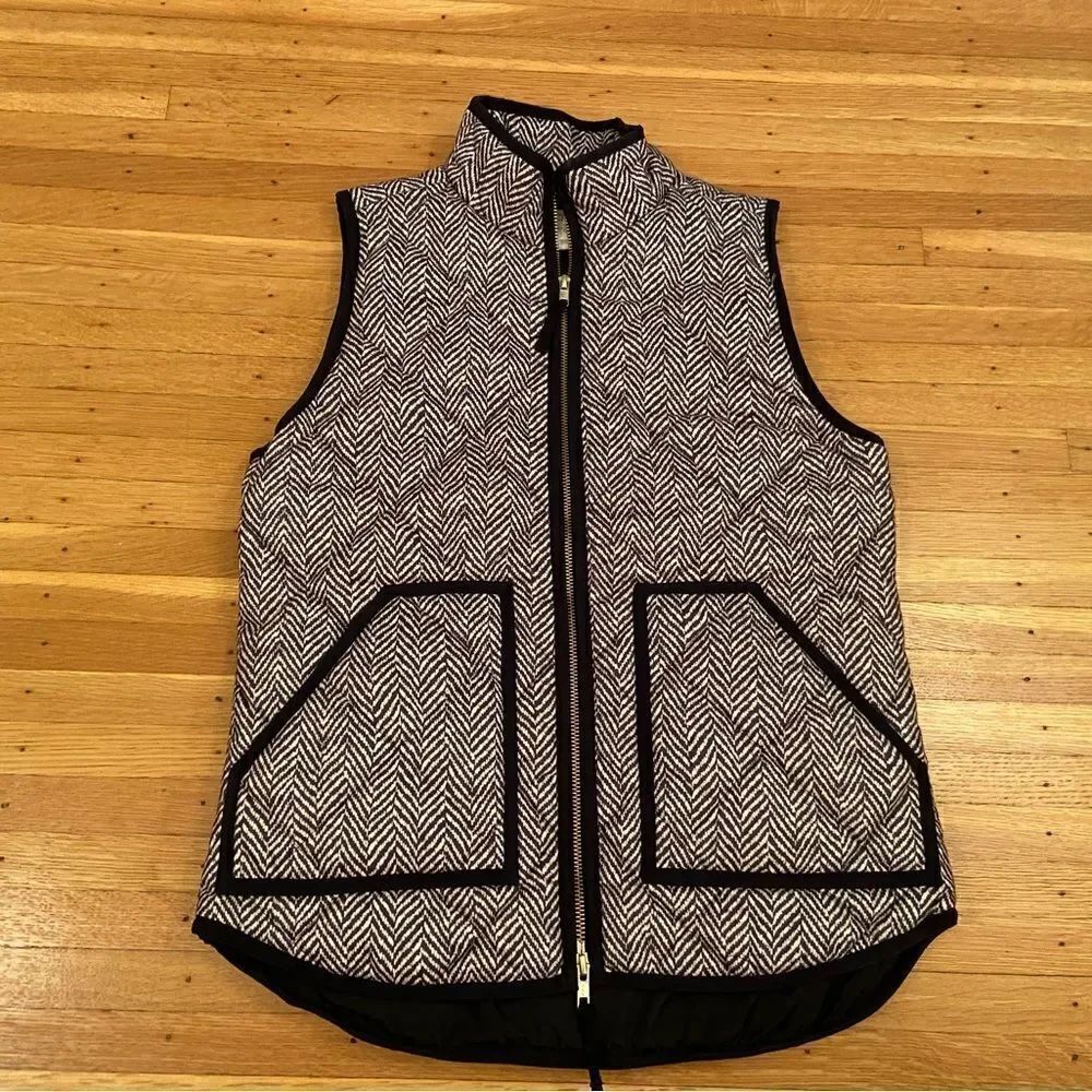 J. Crew black/Beige zig zag/stripe quilted vest